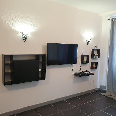 Appartement T2 Courte Duree Coup De Coeur Toute A 5 Minutes Saint-Etienne  Eksteriør bilde